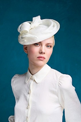 Bridal fascinator hat